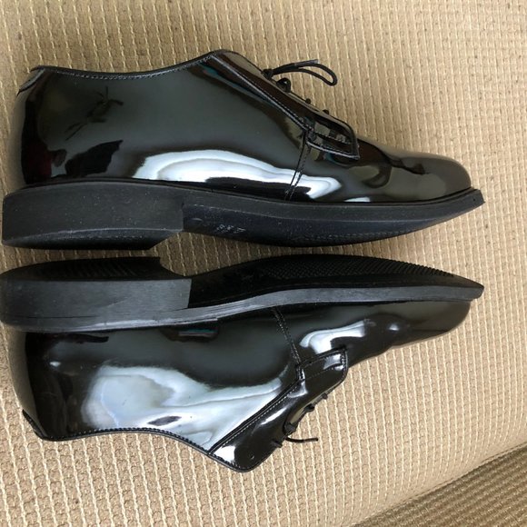 Bates Men\'s High Gloss Black Oxfords. main image 7